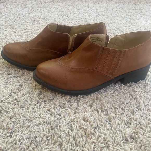 Comfortable low cut bootie size 7.5 - Picture 2 of 7